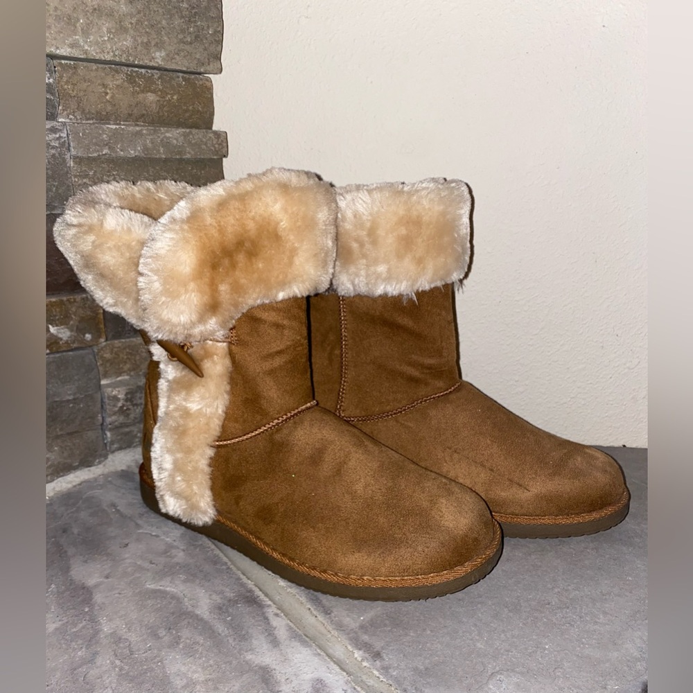 Airwalk Brown Fuzzy Faux Fur Boots